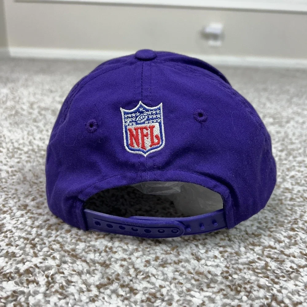Minnesota Vikings Hat Cap Snap Back Mens One‎ Size Purple NFL Sports Specialties